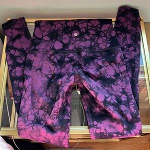 High waisted size 6 lululemon yoga leggings